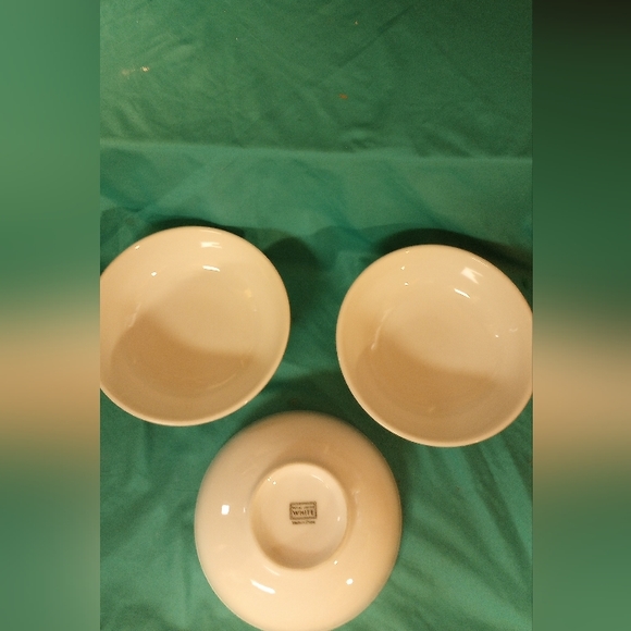 3 Royal Limited Bowls - Picture 2 of 4